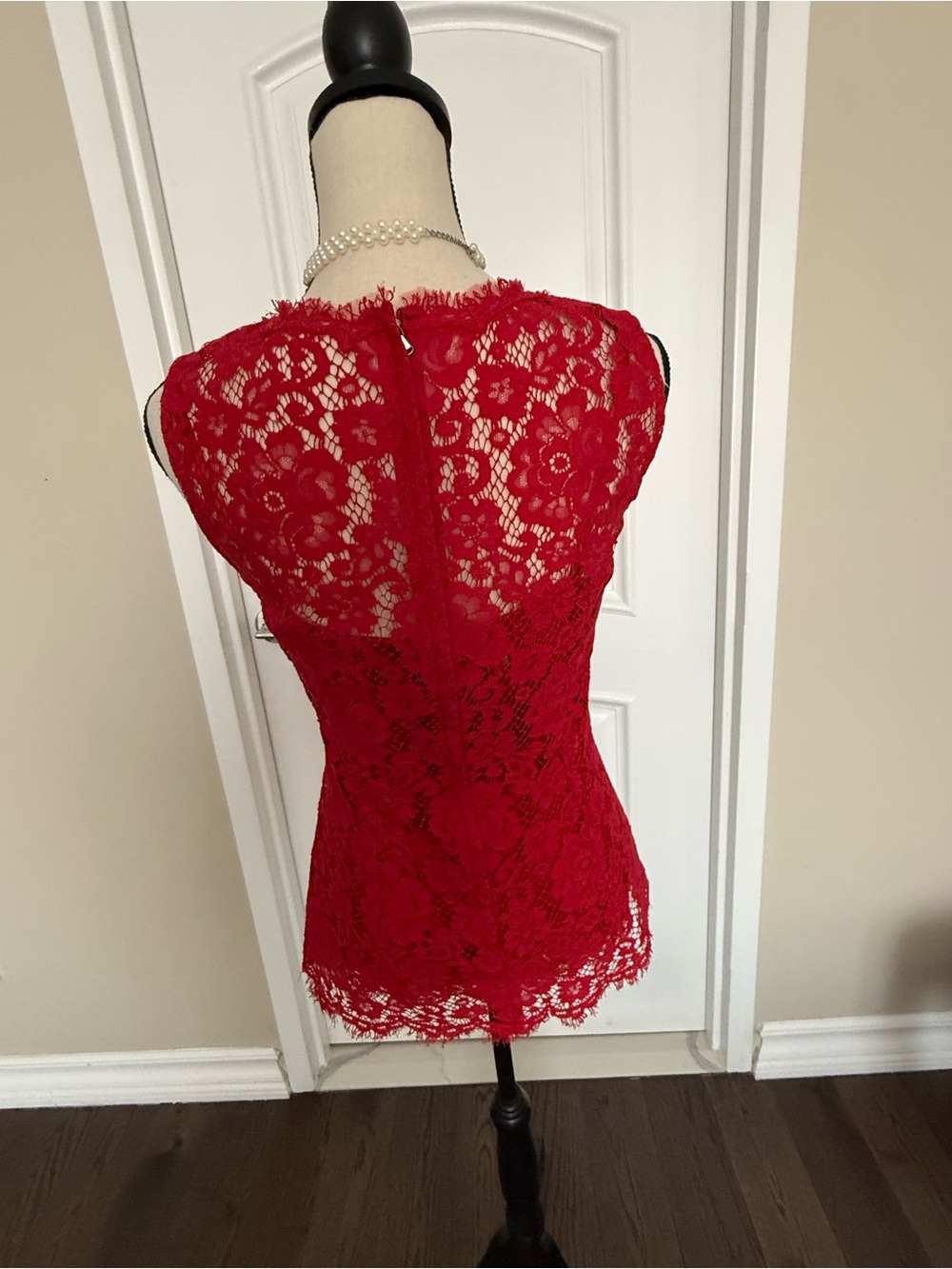 Dolce Gabbana Red Lace Sleeveless Cocktail Dress Top , size 42 or M - Picture 2 of 8